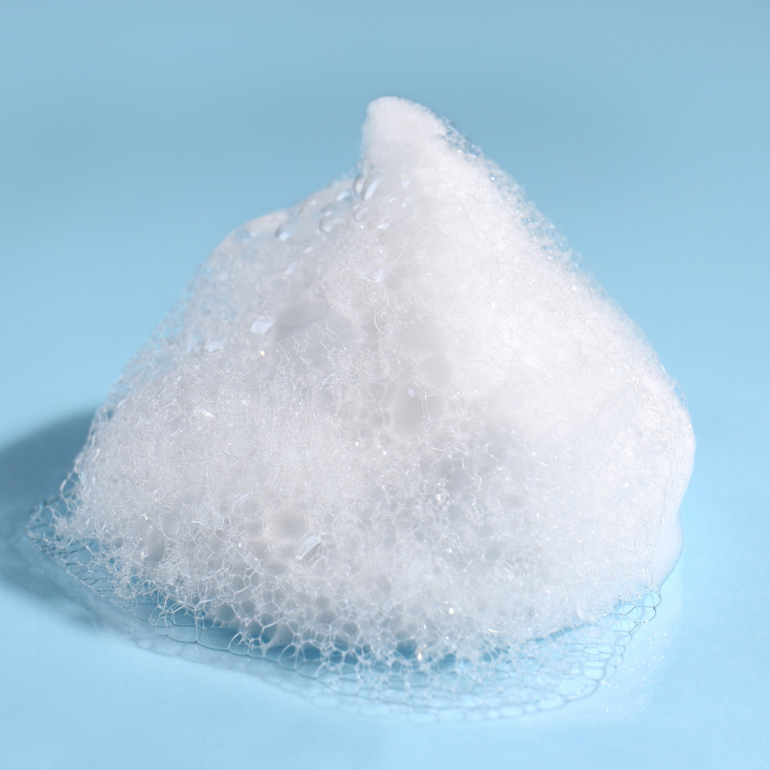 Mousse detergente per tutti i tipi di pelle